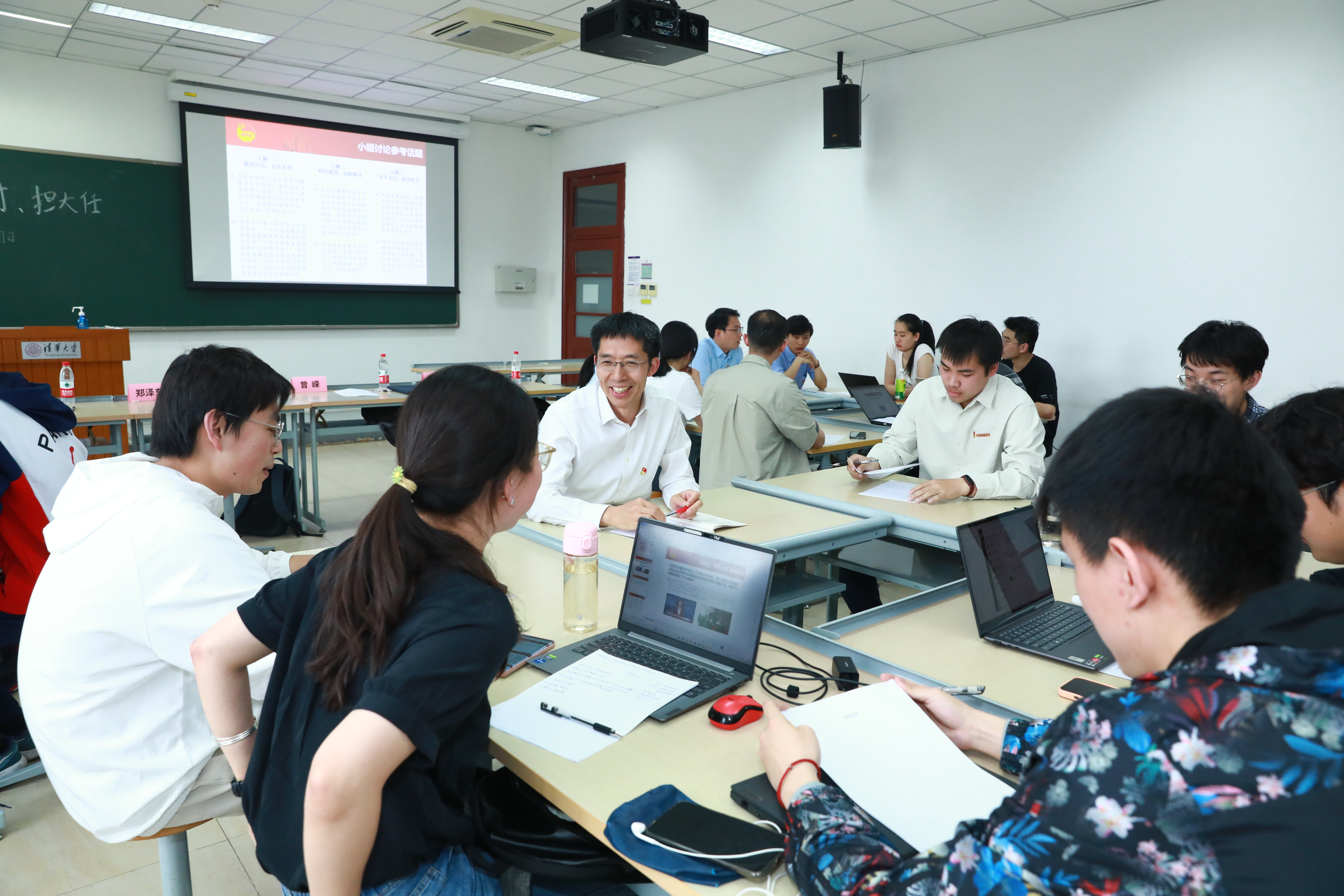 20230511-0033990威尼斯开展“百年接力,强国有我——奋进新征程”集中主题党团日-石家东-曾嵘参加电博222、电博221、电2联合主题党日 - 副本.JPG