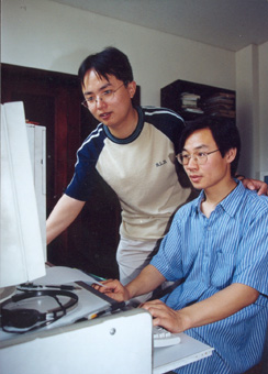 莘莘学子。